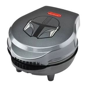 Star Wars Mandalorian Mini Waffle Maker